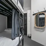 Azzurro Pod Hotel - Central Sydney